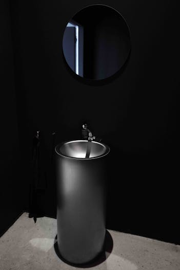 ATYPICAL DESIGN GALLERY & SHOOTING SPACE IN THE MARAIS - Image 3