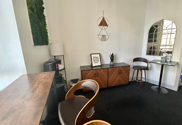 Get Together Comfortably with Gorgeous Views in Downtown San Francisco - Image 3