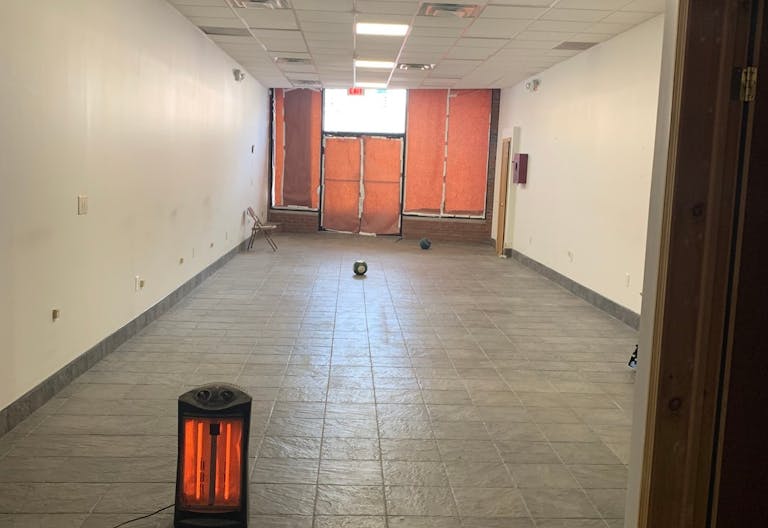 Store front for rent - Image 1