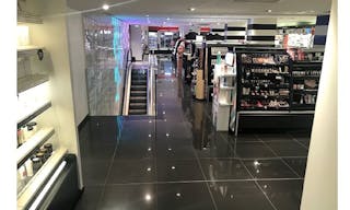 Flagship in Avenue des Ternes - Image 3