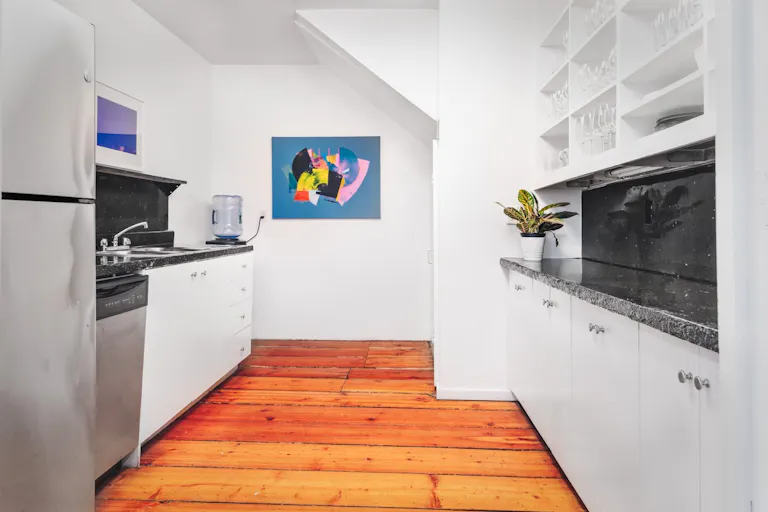 Stunning Open Art Gallery in Chelsea - Image 4