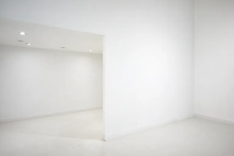 Espace white cube sur rue en plein Marseille - Image 4