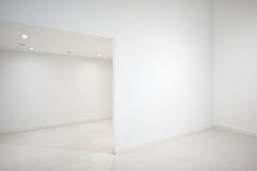 Espace white cube sur rue en plein Marseille - Image 4