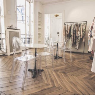 Place des Vosges Fashion Showroom - Image 4