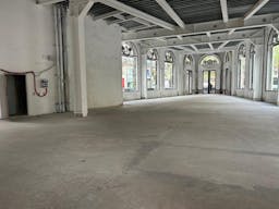 Unique space Boulevard haussmann Paris - Image 3