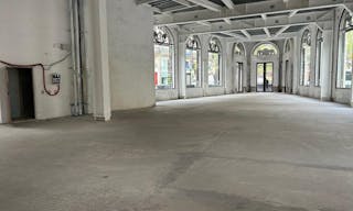 Unique space Boulevard haussmann Paris - Image 3