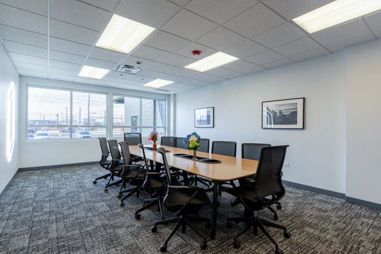All-in-one workspace in Denver - Image 3