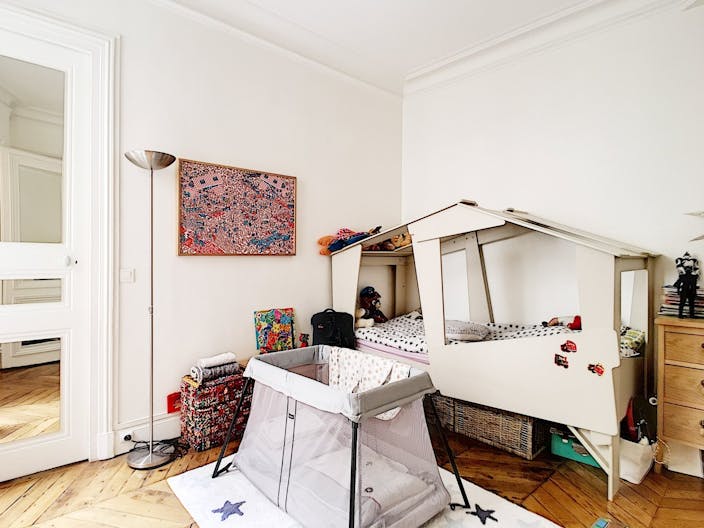 Loft Space in the 1st Arrondissement - Image 2