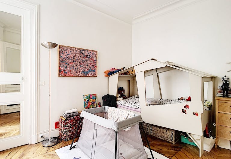Loft Space in the 1st Arrondissement - Image 2