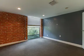 Trendy Building in Beverly Hills - Image 3