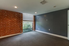 Trendy Building in Beverly Hills - Image 3