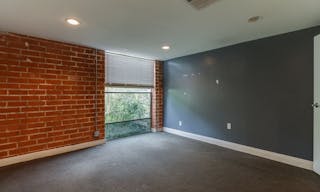 Trendy Building in Beverly Hills - Image 3