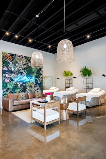 Luxury Lash Studio - Image 3