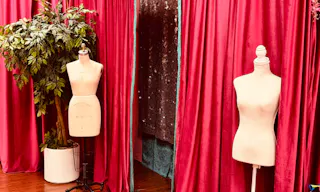 Fashion Space in NW Chicago Suburbs - Image 2
