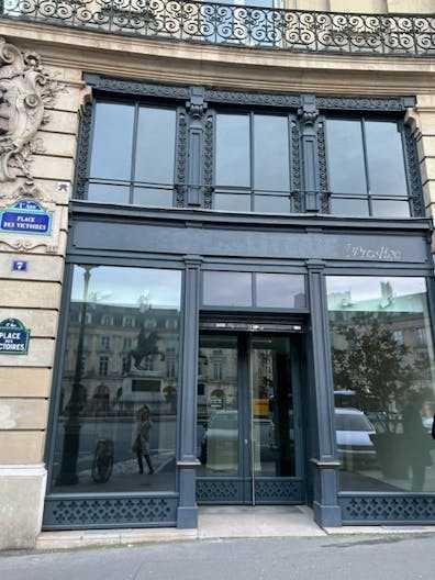 Corner Boutique - Prime Location - Place des Victoires - Ideal Pop-Up Store / FW Showroom - Image 0
