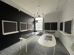 Intimate bright space in Midtown - Image 1