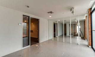 Trendy Building in Beverly Hills - Image 4