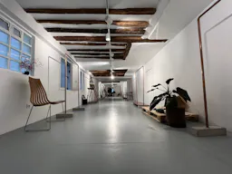 Beautiful Boutique for Rent - Paris Haut-Marais - Image 7