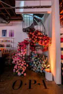 Beautiful Open Store in West Hollywood - Image 26