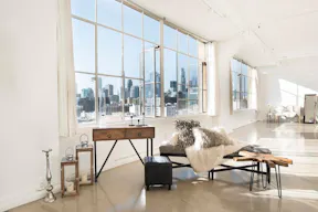 DTLA Skyline View Studio in Fashion District - Image 1