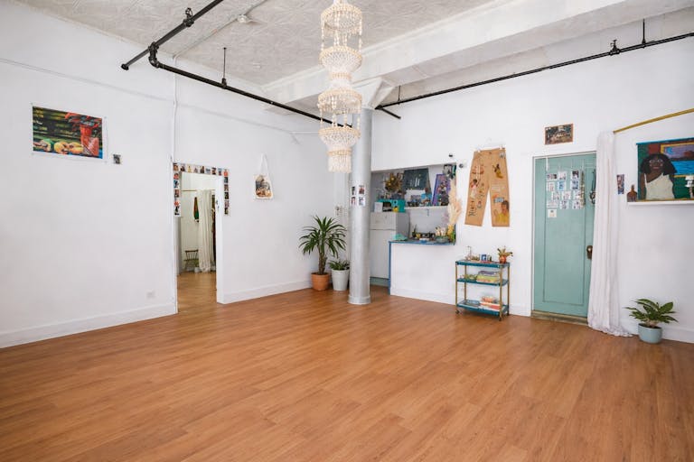 Bright Beautiful Retail, Cafe ,Event Space In The Heart Of Williamsburg - Image 3