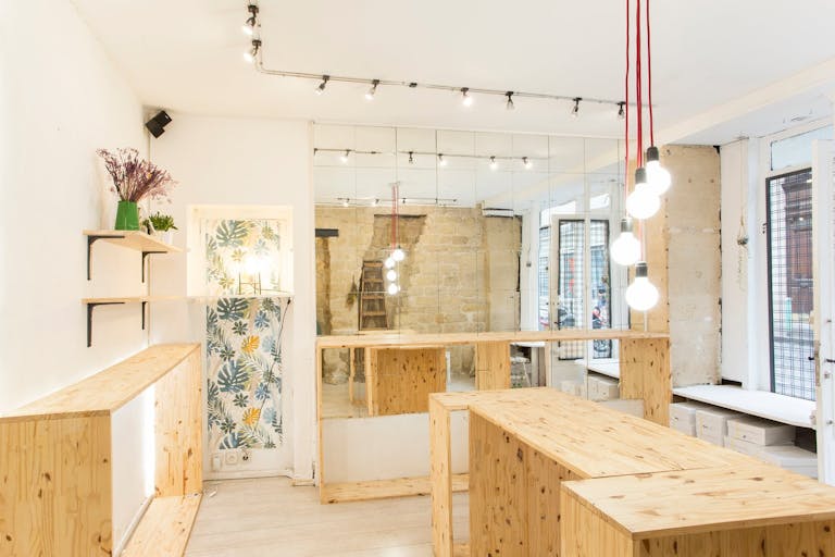 Chic Boutique in Montmartre - Image 4