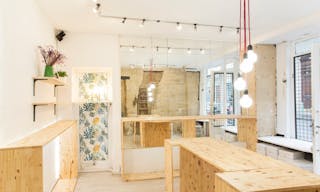 Chic Boutique in Montmartre - Image 4