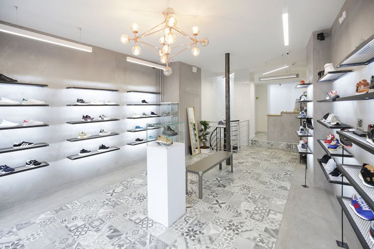 Premium Boutique in Le Marais - Image 1