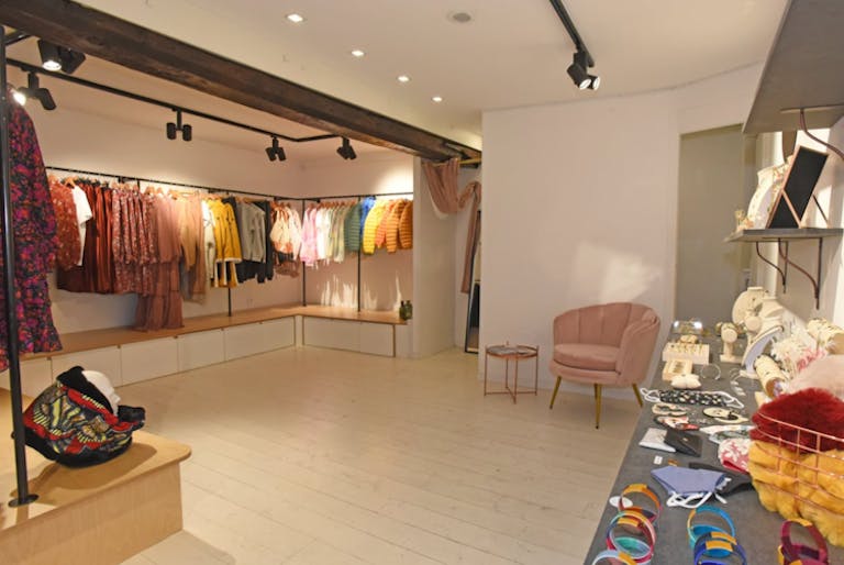 Pop Up Boutique in Saint-Germain-des-Prés - Image 1