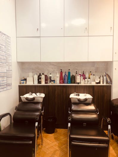 West Hollywood Salon Retreat - Image 4