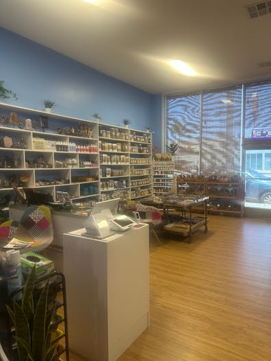 Retail store in Inglewood Ca for rent - Image 1