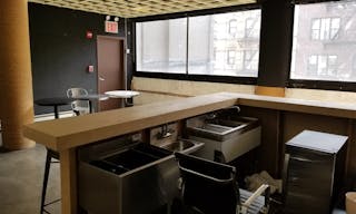 Beautiful Bar Open To New Tenants - Image 12