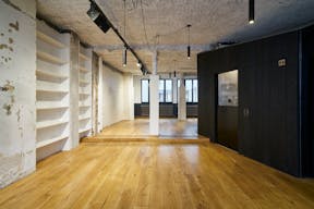 Entire art gallery in Le Marais, Paris - Image 1