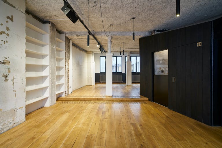 Entire art gallery in Le Marais, Paris - Image 1