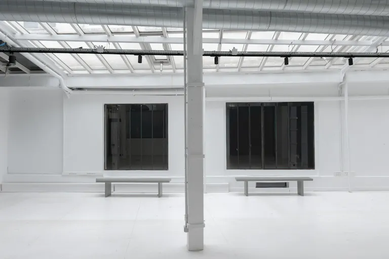 Showroom confidentiel 200 m² à Paris 11e - Image 1