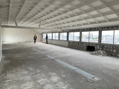 Cured Atypical Building for Rent - Nice Volume - Paris Le Marais - Image 0