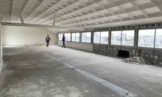 Cured Atypical Building for Rent - Nice Volume - Paris Le Marais - Image 0