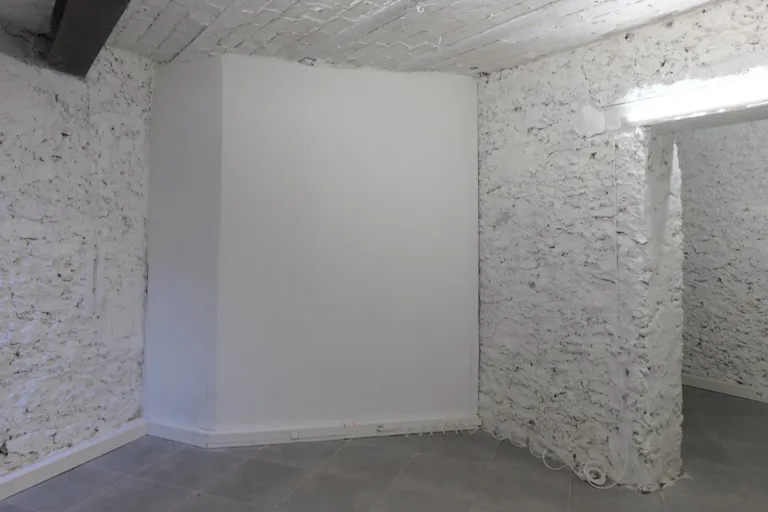 Two-level boutique and underground space - Image 4
