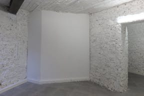 Two-level boutique and underground space - Image 4