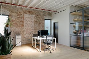 White Commercial Kitchen Photostudio - Image 11