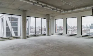 Amazing Showroom in Williamsburg - Image 4