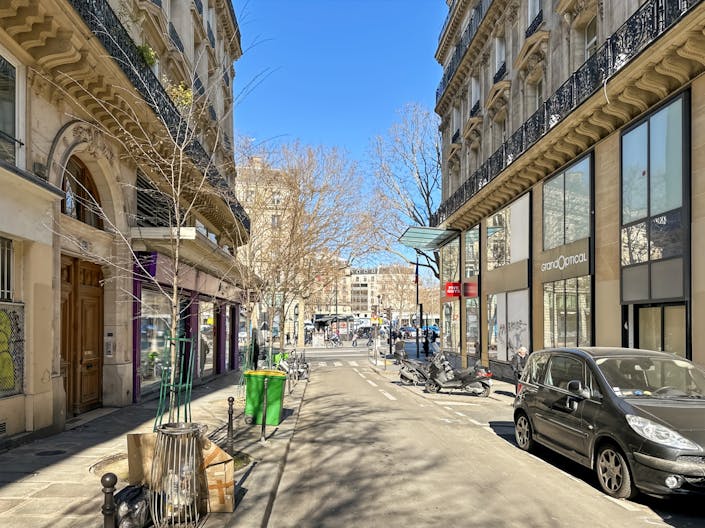 galerie d'art république - marais - Image 2