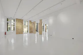 Beautiful space in Le Marais - Image 7