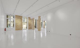 Beautiful space in Le Marais - Image 7