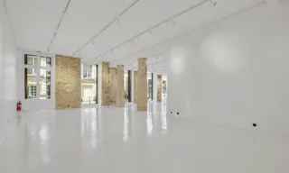 Beautiful space in Le Marais - Image 7