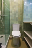 Pop-up gallery store in Paris, Belleville - Image 14