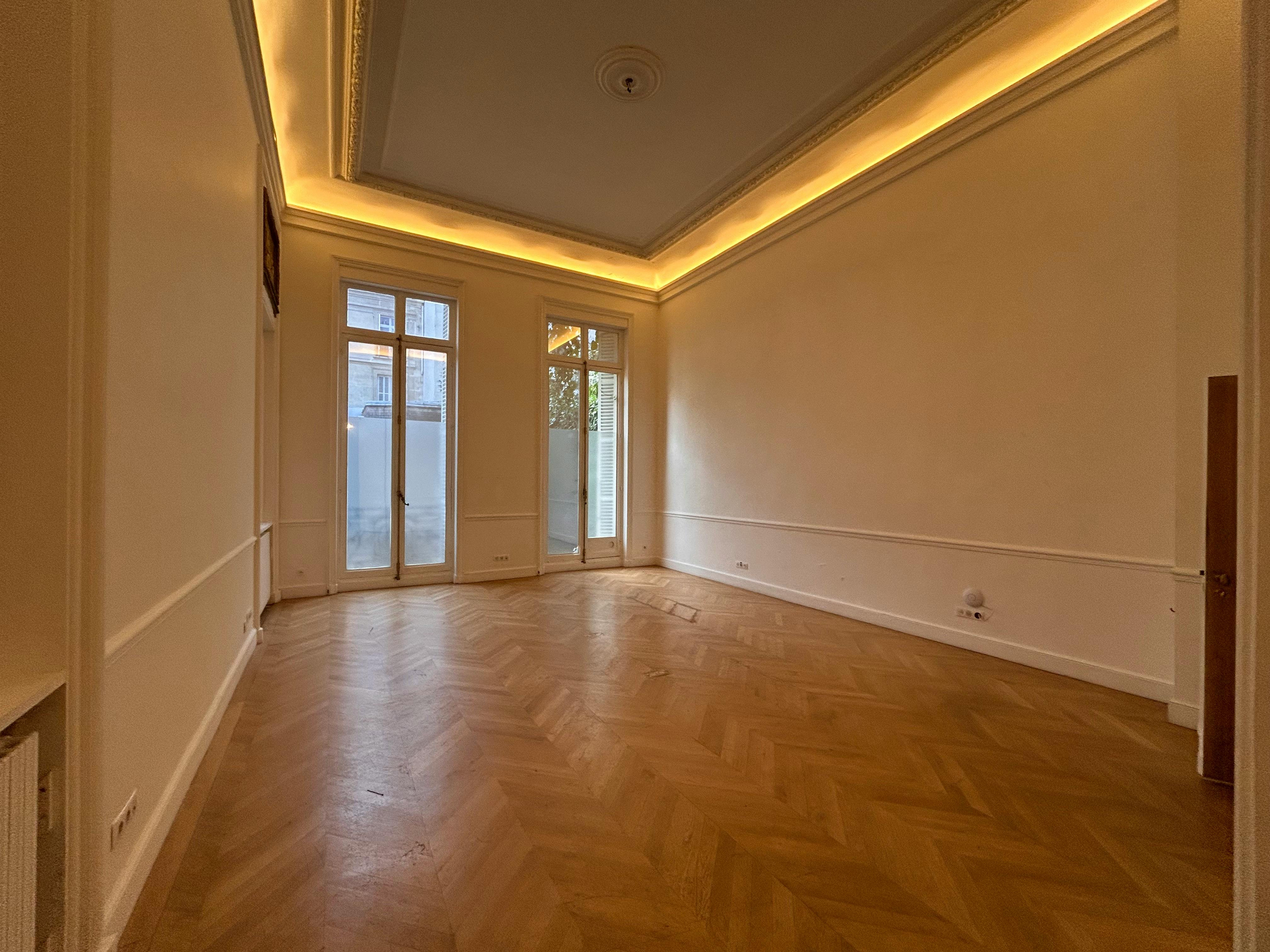 Private Mansion with Garden on Rue de Monceau, Paris