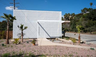 Concrete Oasis: A Villa Retreat with Poolside Serenity - Image 10