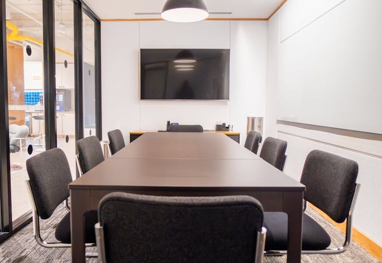 Conference Room for 10 in a corporate office setting in Midtown East NYC - Image 4
