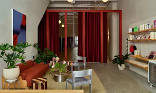 White Box in a vibrant artistic hub - Image 3